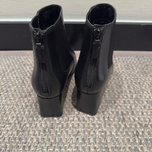 COLE HAAN Etta Point-Toe Leather Booties Black Size 8.5 Women’s - Picture 2 of 10